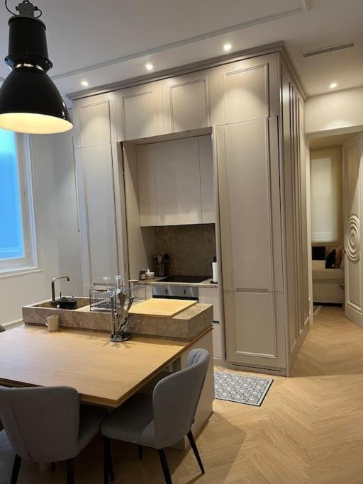 El Botones - Nuevo Apartamento De Diseno Barco Мадрид Экстерьер фото